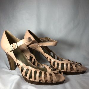 2/$32 Women’s cream color Fioni open toe heels